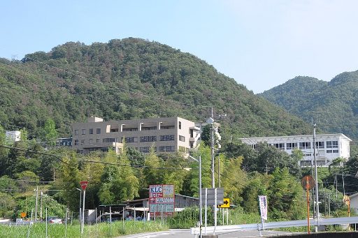 岡山白陵中学校の校舎の写真