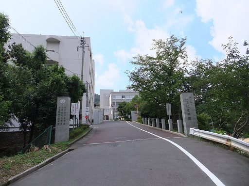 広島城北中学校の校舎の写真