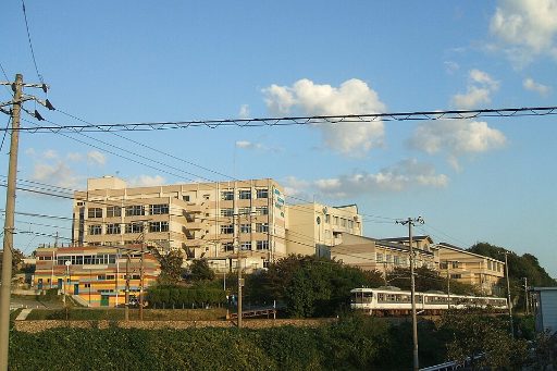 銀河学院中学校の校舎の写真