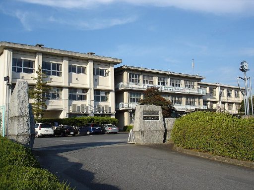 山口県立高森みどり中学校の校舎の写真