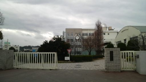 鳴門教育大学附属中学校の校舎の写真