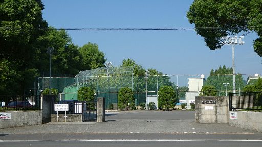 高知大学教育学部附属中学校の校舎の写真