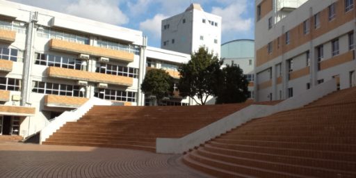 土佐塾中学校の校舎の写真