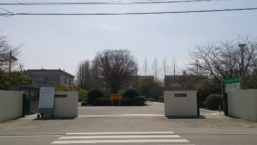 福岡教育大学附属久留米中学校の校舎の写真