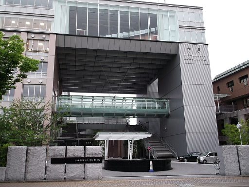 福岡大学附属大濠中学校の校舎の写真