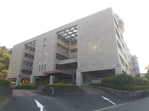 中村学園三陽中学校の校舎の写真