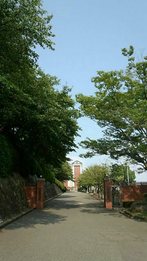 長崎日本大学中学校の校舎の写真
