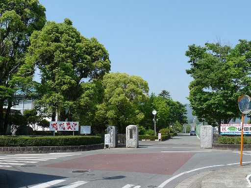 熊本県立宇土中学校の校舎の写真