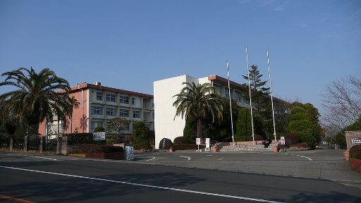 宮崎県立宮崎西高等学校附属中学校の校舎の写真