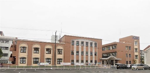 鵬翔中学校の校舎の写真