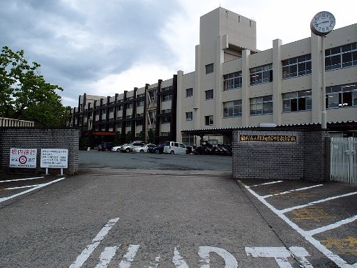 福岡県立輝翔館中等教育学校の校舎の写真